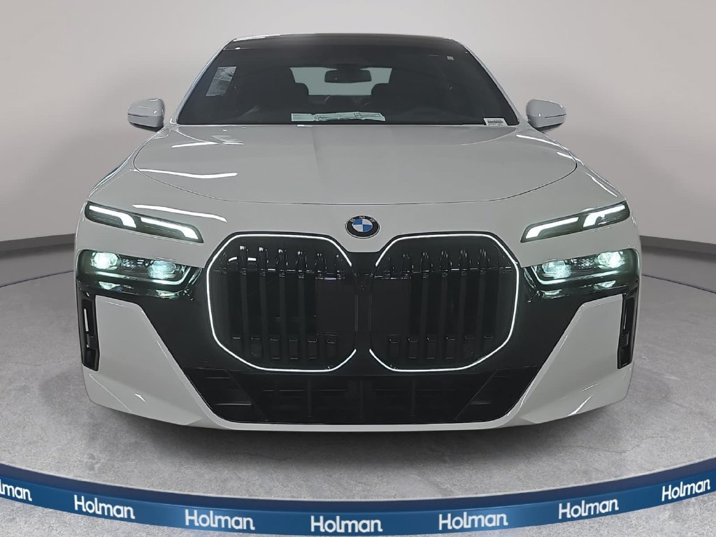 New 2026 BMW 760i xDrive w/ Luxury Rear Seating Package AWD/4WD image 2
