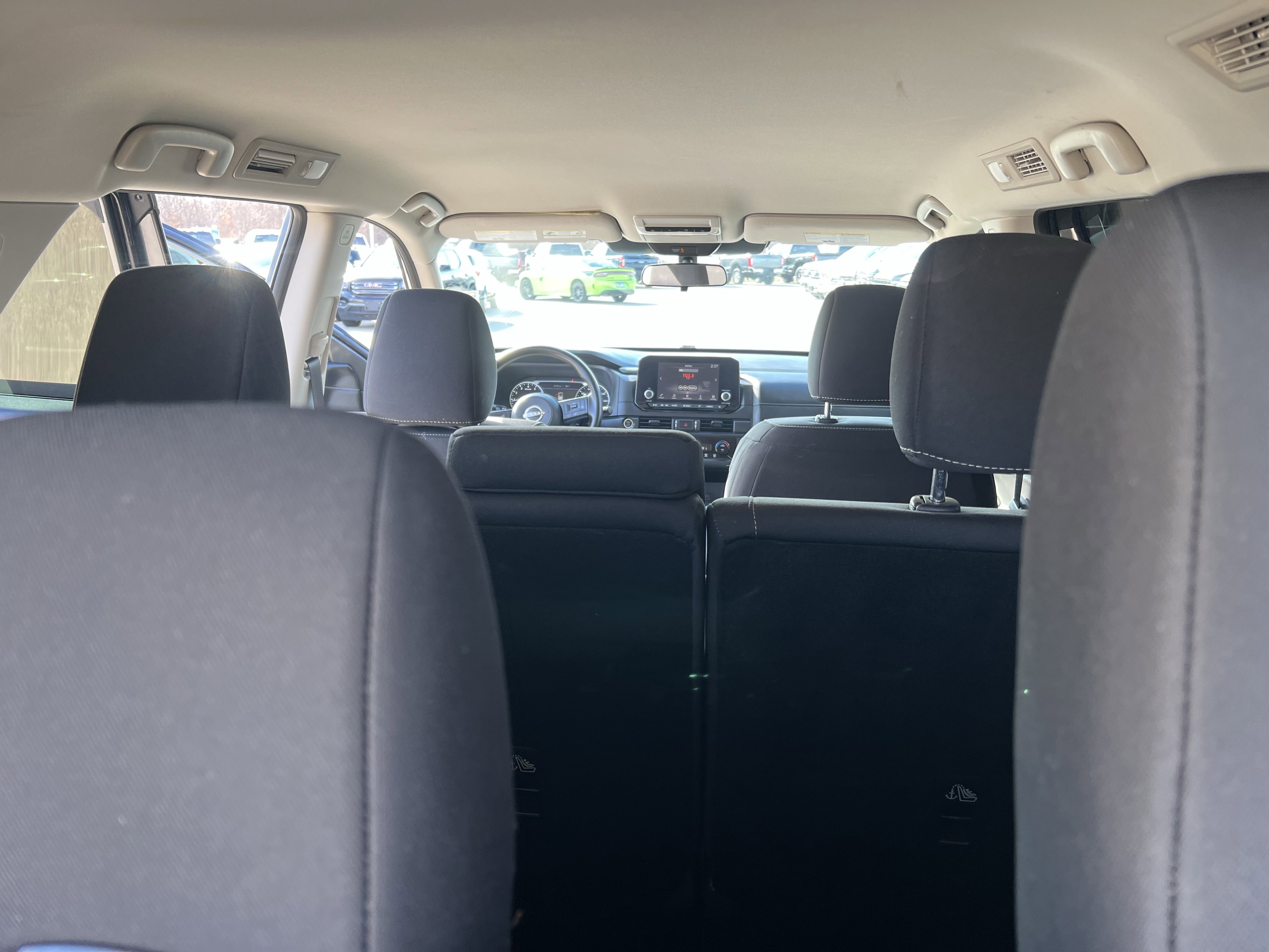 Used 2024 Nissan Pathfinder S image 36