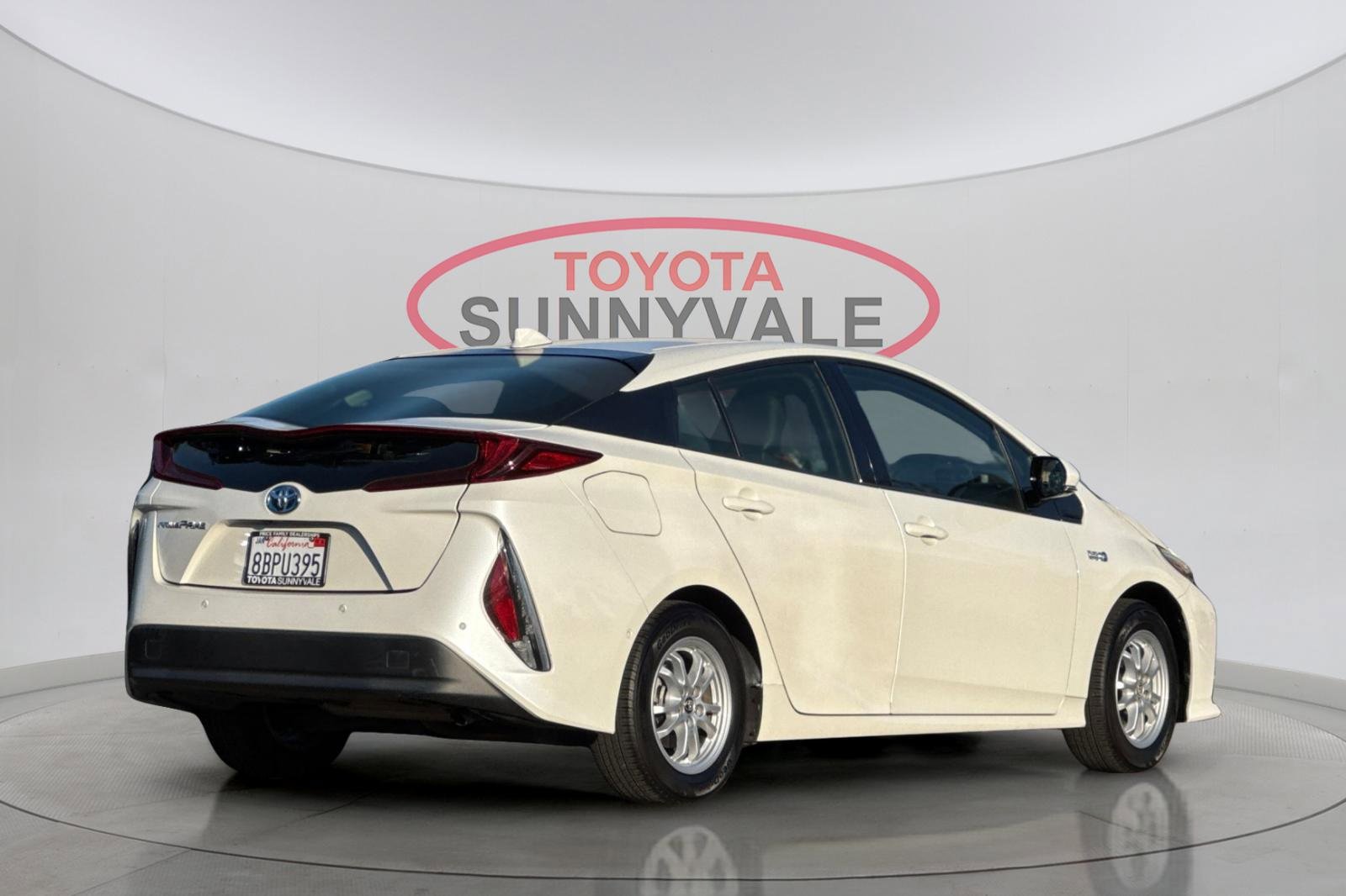Used 2017 Toyota Prius Prime Advanced image 4