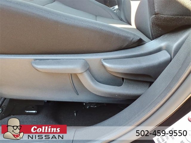 New 2025 Nissan Kicks Play S image 17