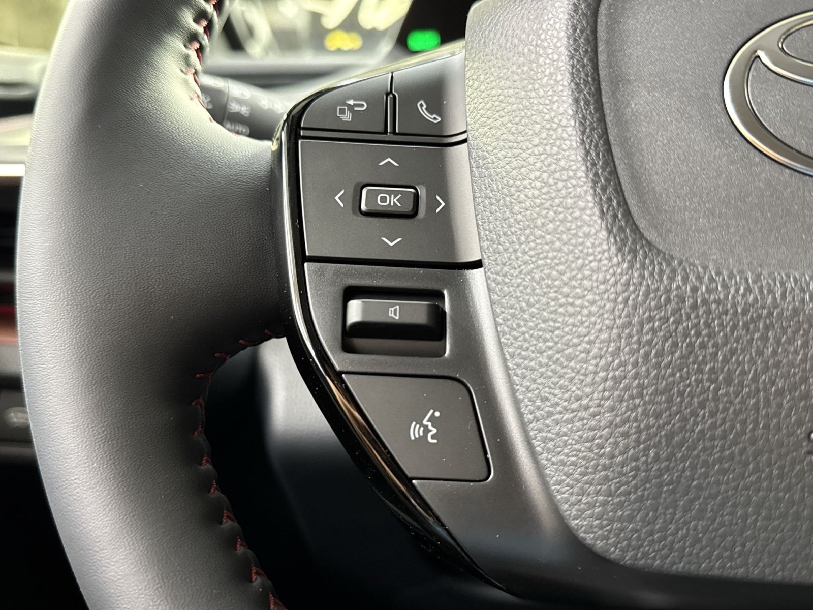 New 2027 Toyota Prius Plug-In Hybrid w/ Limited Premium Package FWD image 75