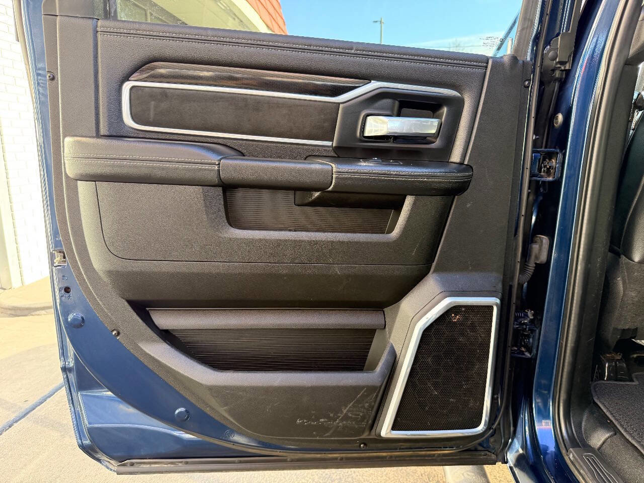 Used 2022 RAM 2500 Laramie w/ Night Edition image 29