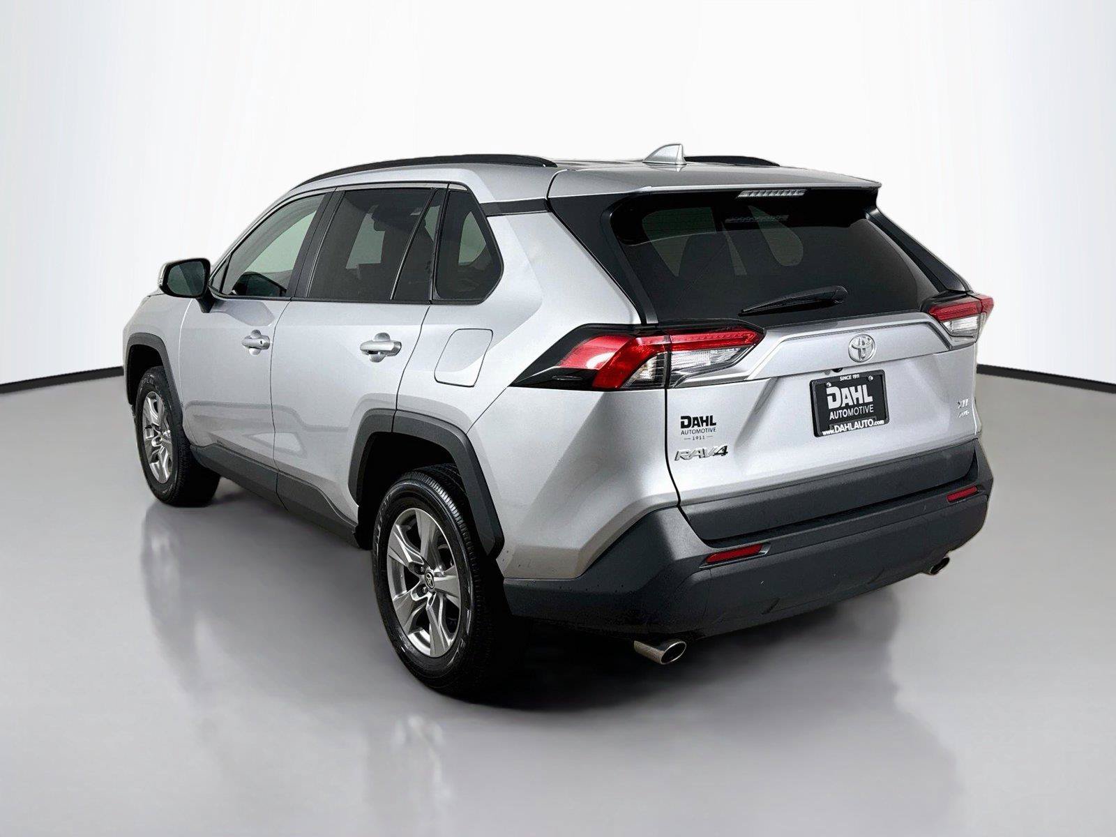 Used 2025 Toyota RAV4 XLE AWD/4WD image 10
