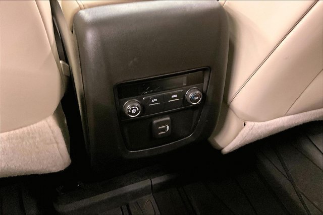 Used 2023 Buick Enclave Essence w/ Experience Buick Package AWD/4WD image 34