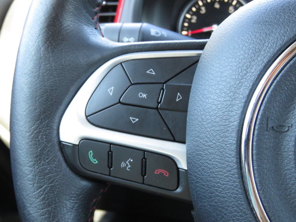 Used 2015 Jeep Renegade Trailhawk w/ Popular Equipment Group AWD/4WD image 21