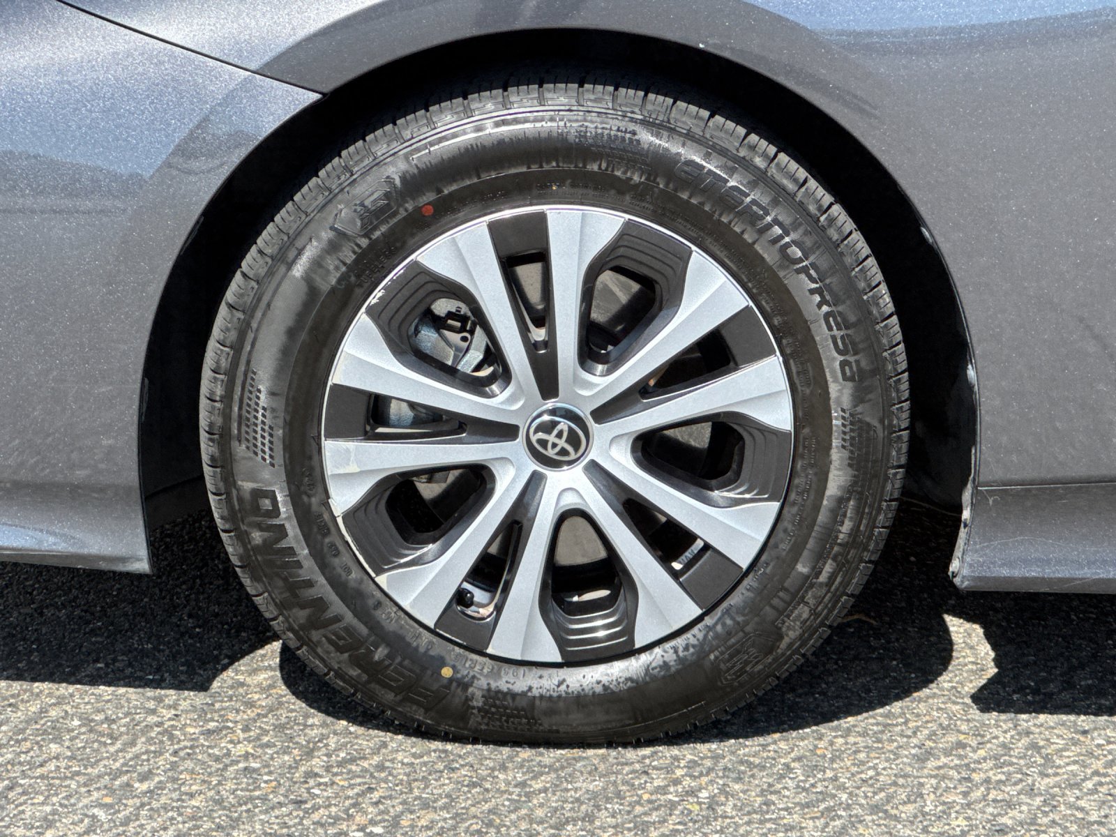 Used 2022 Toyota Prius Prime XLE FWD image 26