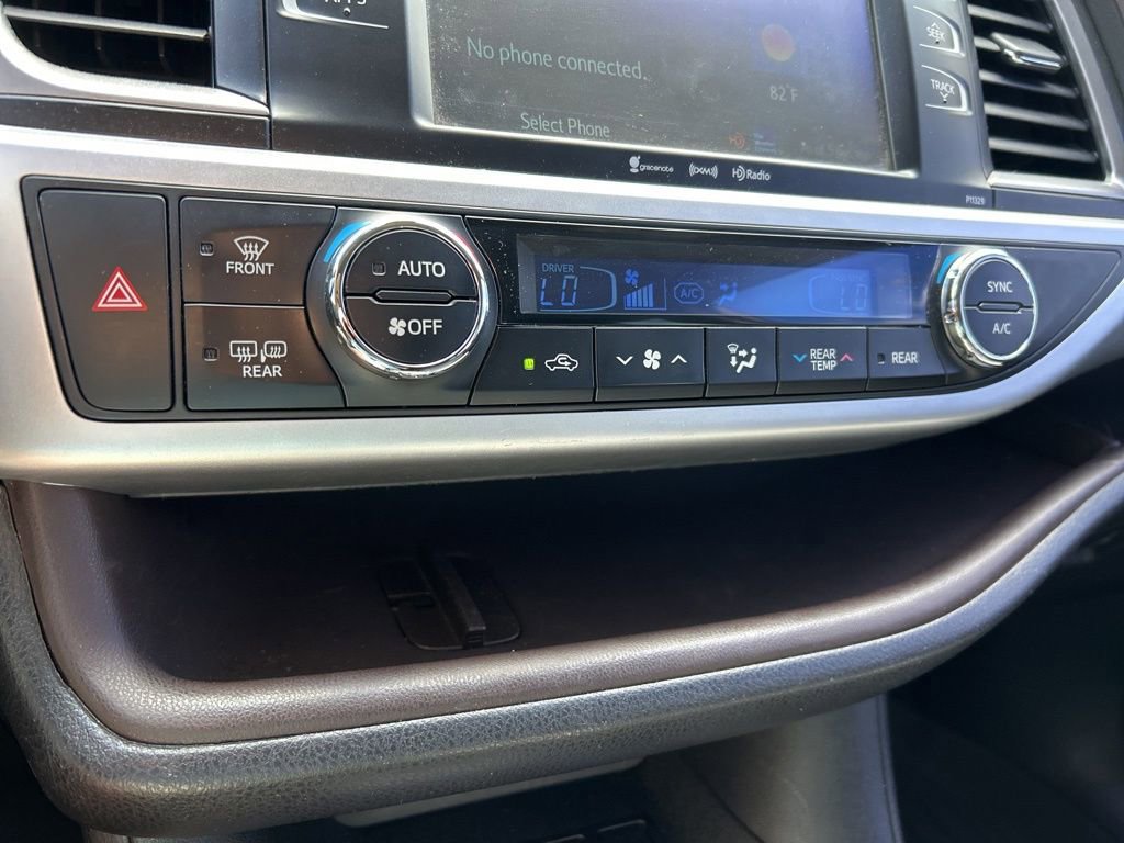 Used 2018 Toyota Highlander Plus FWD image 34