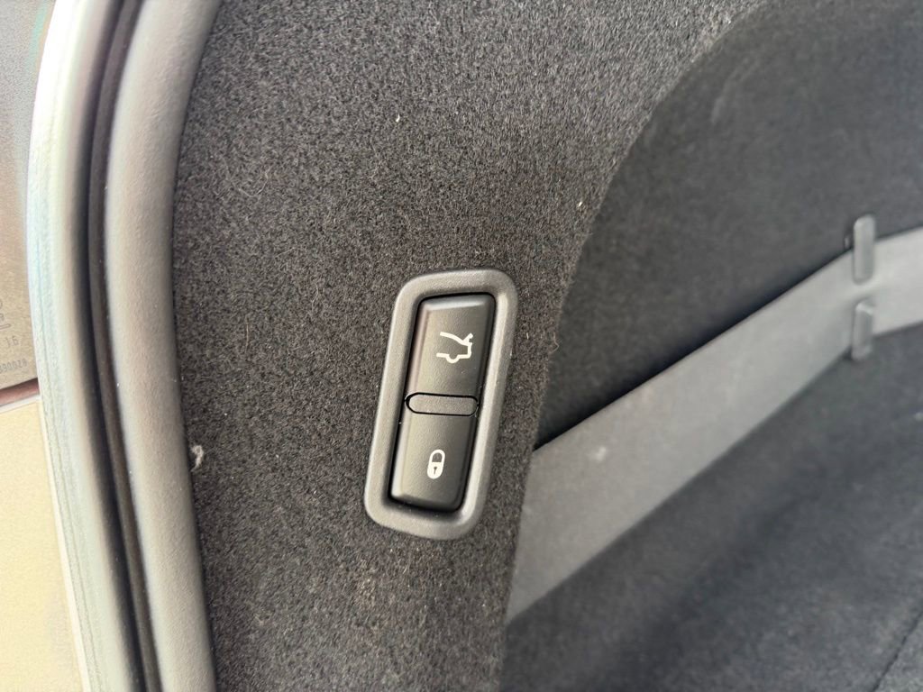 Used 2020 Maserati Levante GranLusso image 32