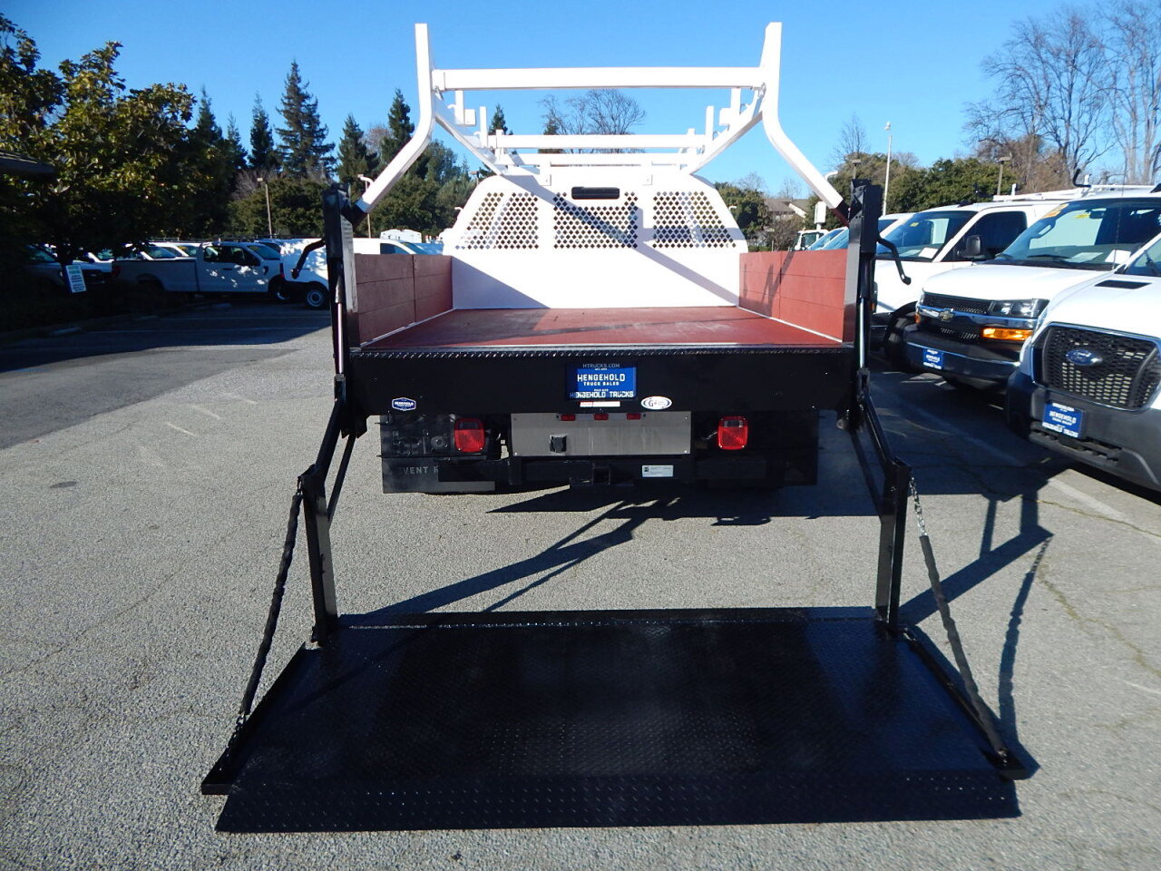 Used 2018 Ford F450 XL w/ Trailer Tow Package image 4