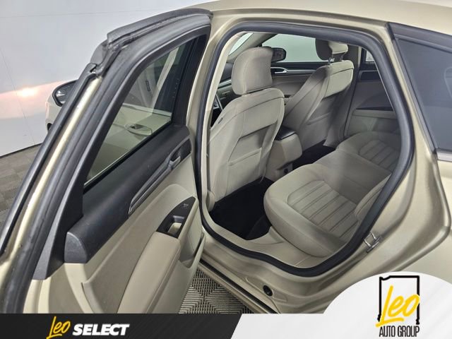 Used 2018 Ford Fusion SE FWD image 14