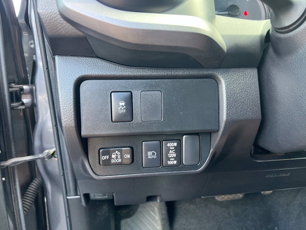 Used 2023 Toyota Tacoma TRD Off-Road w/ Black Out Package (TMS) AWD/4WD image 16