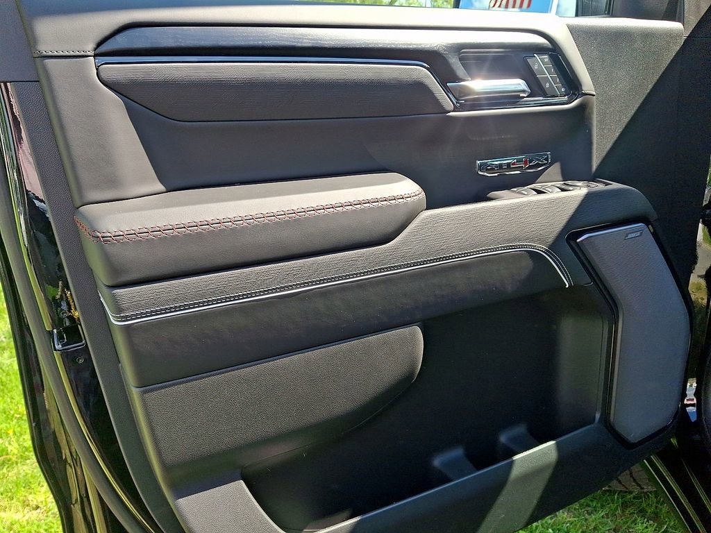 New 2026 GMC Sierra 1500 AT4X AWD/4WD image 8