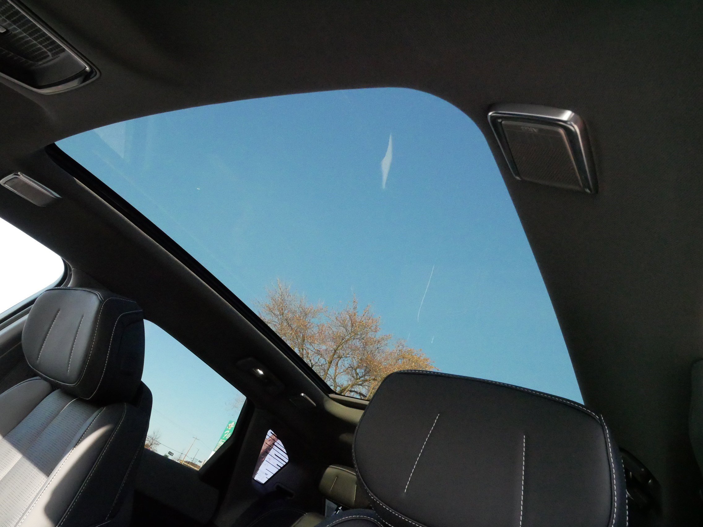 Certified 2025 Cadillac Optiq Sport 2 w/ LPO, Floor Liner Package image 31