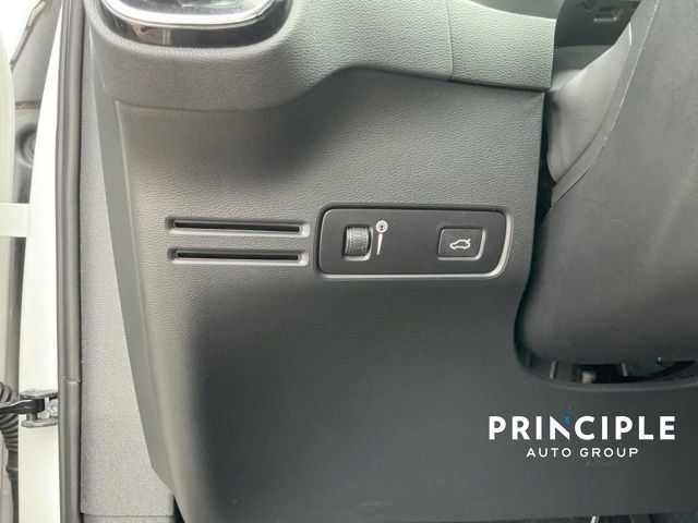 Certified 2021 Volvo XC40 T4 Inscription w/ Climate Package image 20