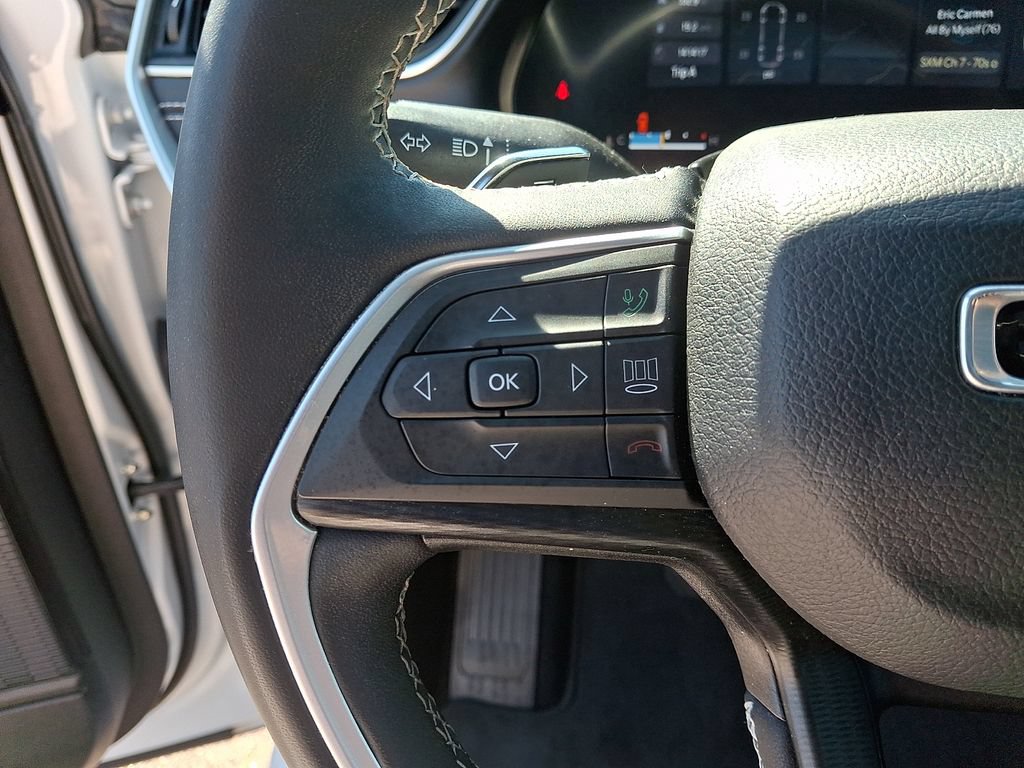 Used 2023 Jeep Grand Cherokee Altitude AWD/4WD image 22