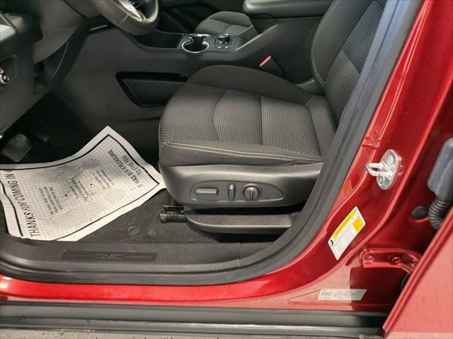 Used 2023 GMC Terrain SLE w/ Driver Convenience Package image 13