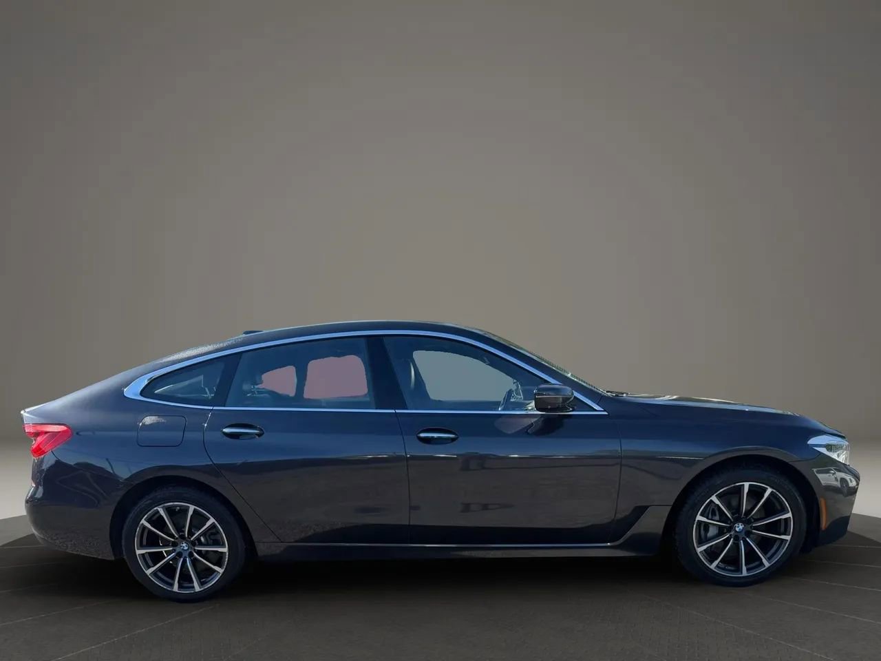 Used 2018 BMW 640i Gran Turismo xDrive w/ Luxury Seating Package AWD/4WD image 4