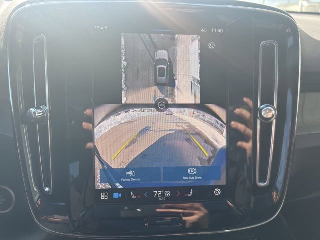 Certified 2025 Volvo XC40 B5 Plus image 23