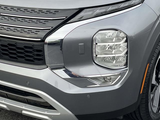 Used 2024 Mitsubishi Outlander SE image 10