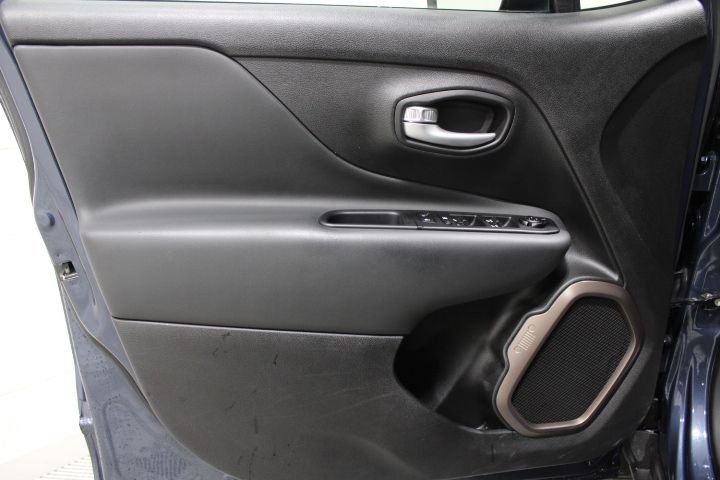 Used 2023 Jeep Renegade Latitude image 14