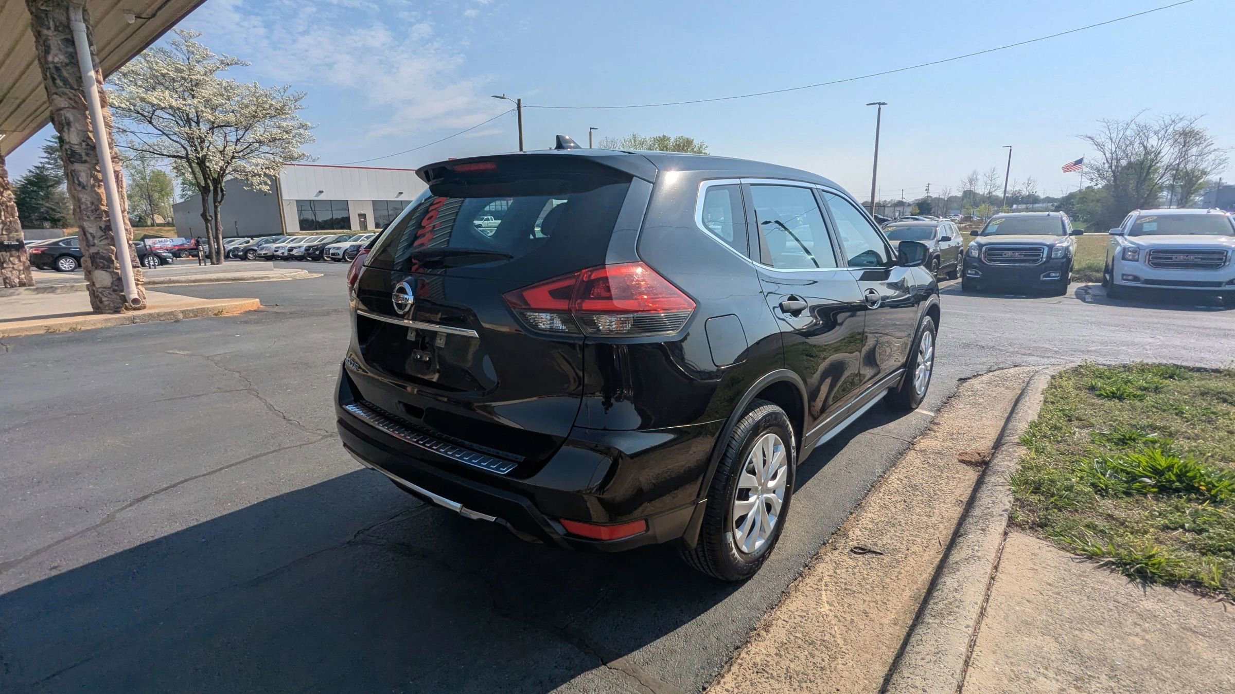 Used 2018 Nissan Rogue S FWD image 7