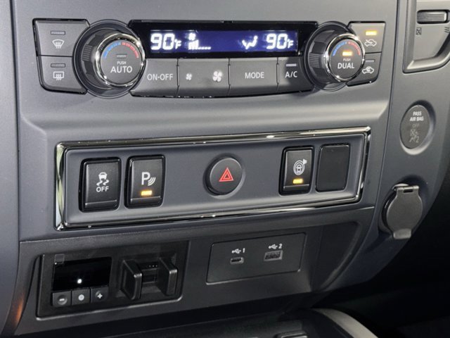 Used 2024 Nissan Titan SV w/ SV Convenience Package image 25