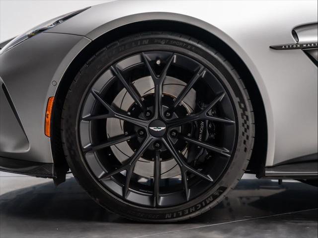Used 2025 Aston Martin V8 Vantage Coupe image 4