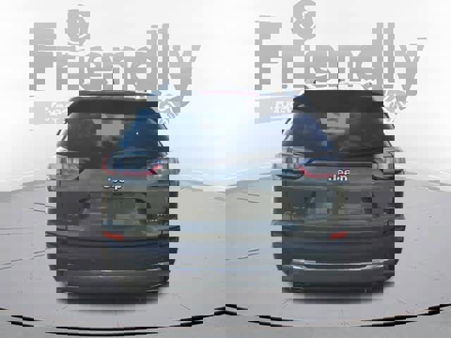 Used 2019 Jeep Cherokee Limited w/ Luxury Group image 4