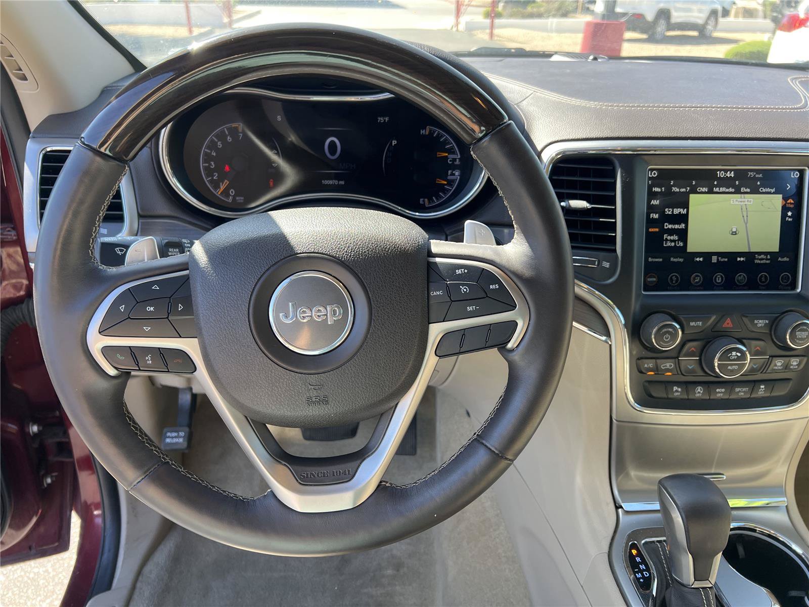 Used 2018 Jeep Grand Cherokee Overland AWD/4WD image 12