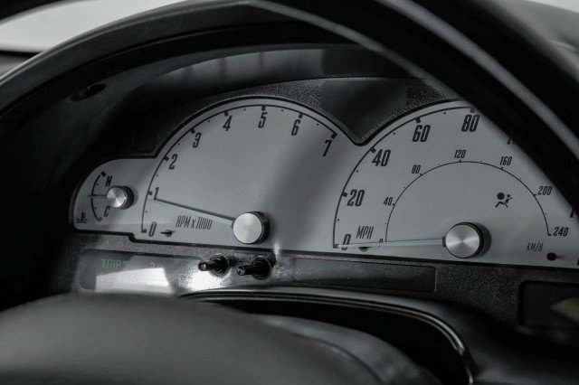 Used 2002 Ford Thunderbird image 17