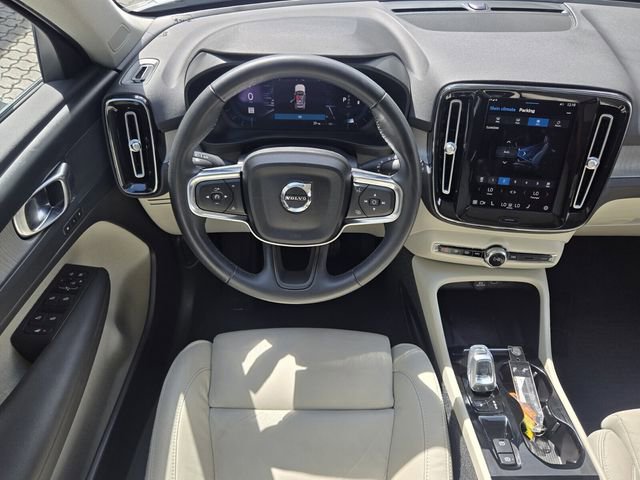 Used 2023 Volvo XC40 B4 Plus w/ Protection Package image 17