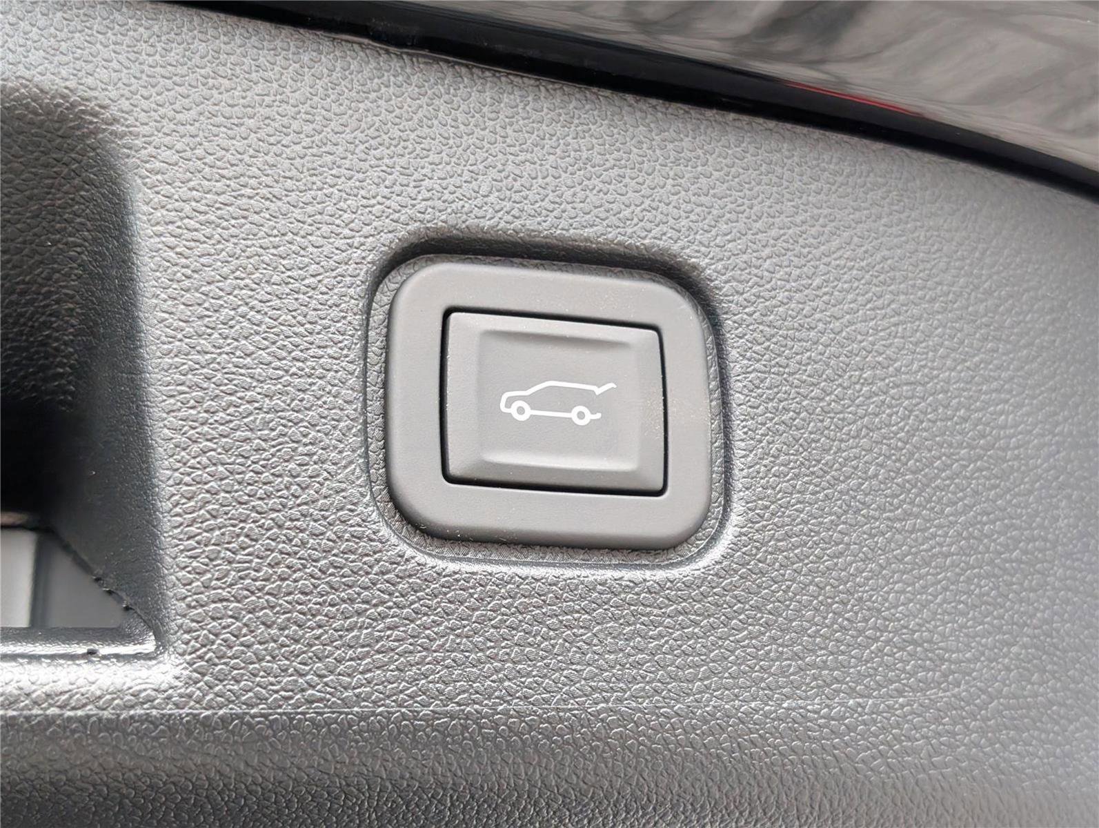 New 2026 Chevrolet Blazer EV LT w/ LPO, Tech Bronze Package image 9