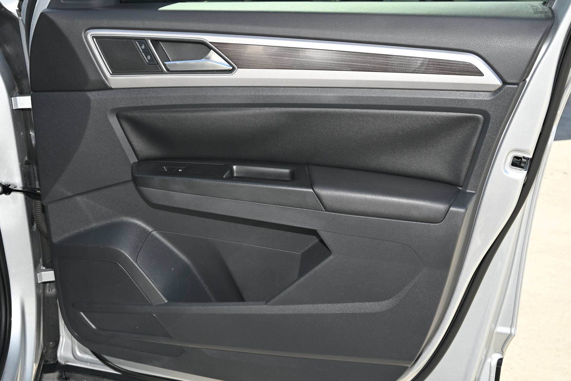 Used 2019 Volkswagen Atlas SE FWD image 17