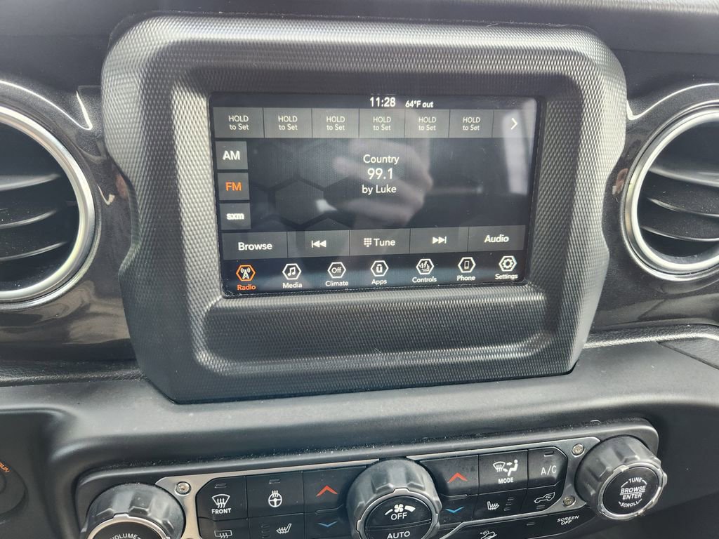 Used 2020 Jeep Wrangler Unlimited Sahara image 12