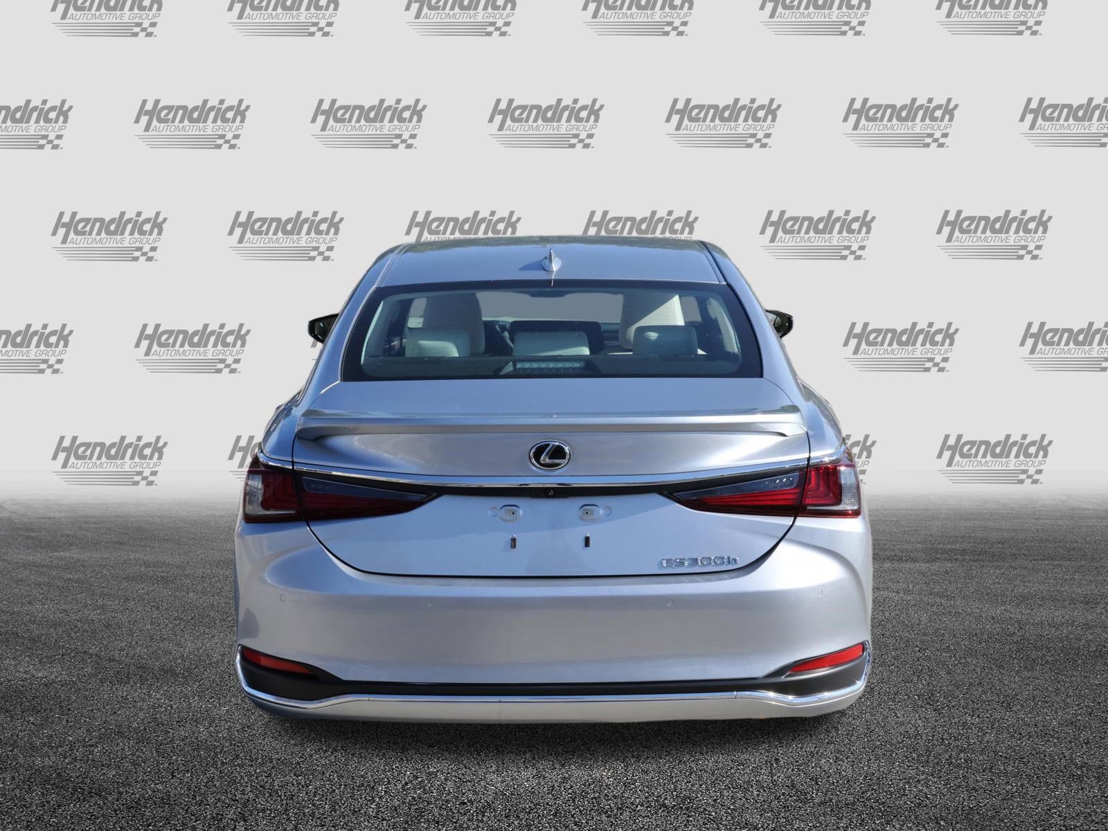 Used 2025 Lexus ES 300h w/ Premium Package image 8