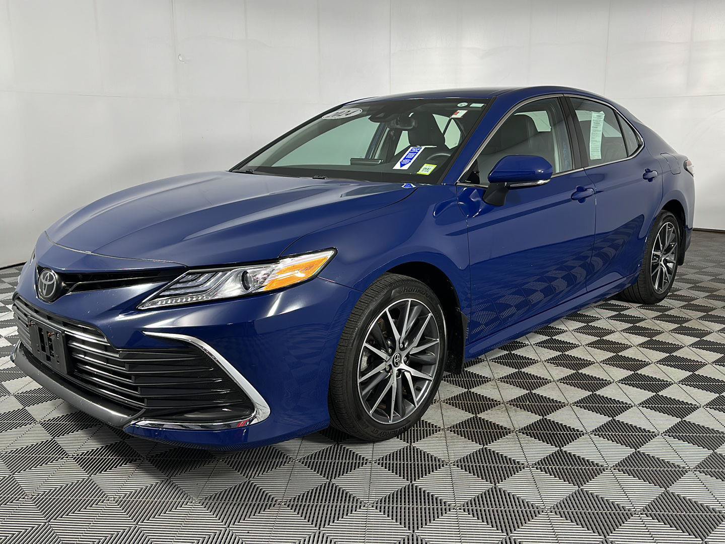 Used 2024 Toyota Camry XLE w/ Cold Weather Package AWD/4WD image 5