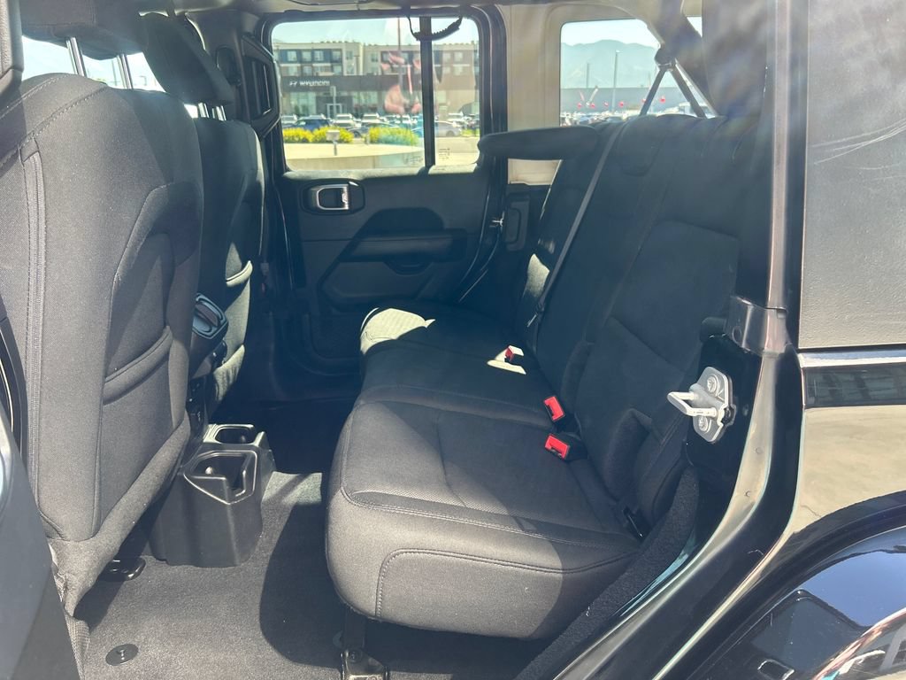 Used 2019 Jeep Wrangler Unlimited Sahara AWD/4WD image 26