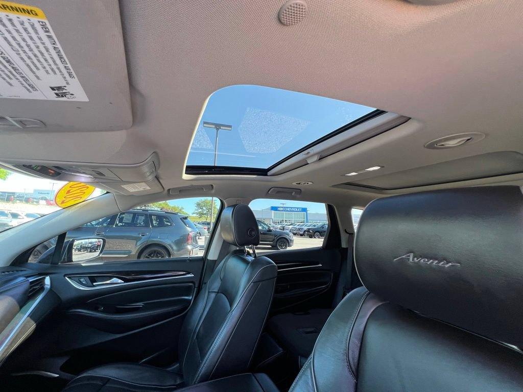 Used 2020 Buick Enclave Avenir w/ Avenir Technology Package AWD/4WD image 20