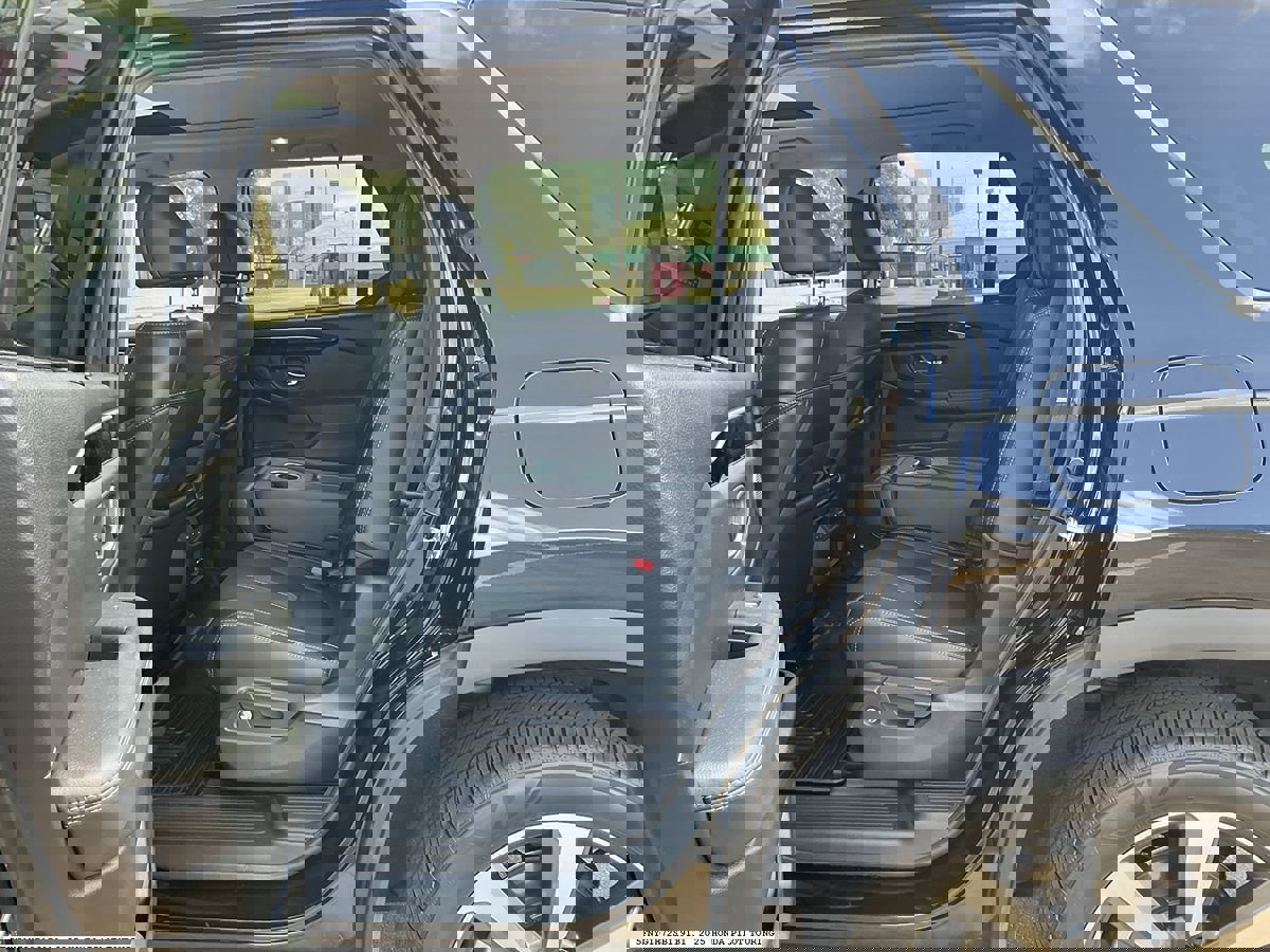 Used 2025 Honda Pilot Touring image 10