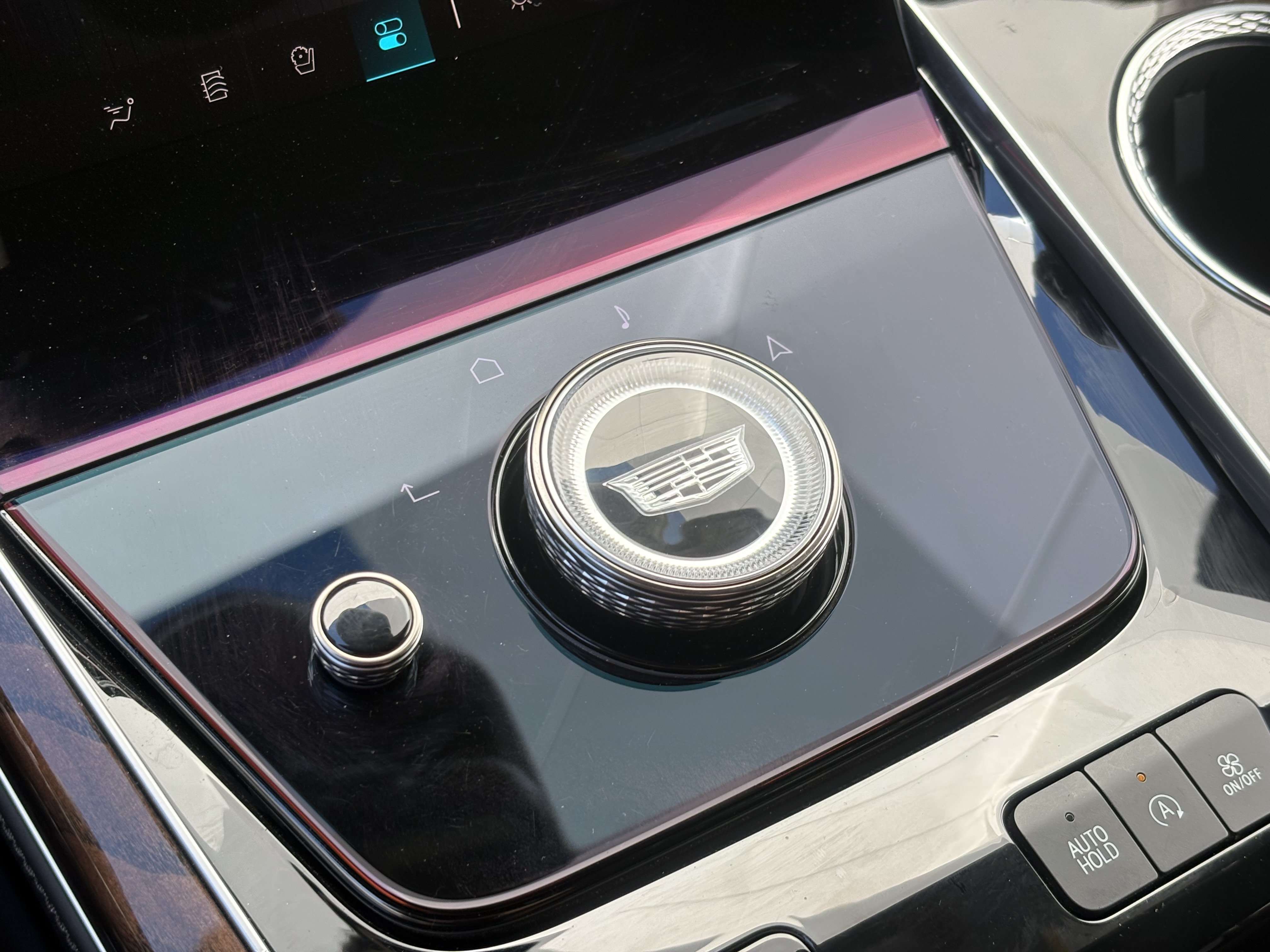 Certified 2025 Cadillac Escalade Premium Luxury Platinum AWD/4WD image 28