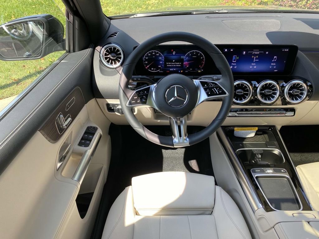 Certified 2025 Mercedes-Benz GLA 250 image 22