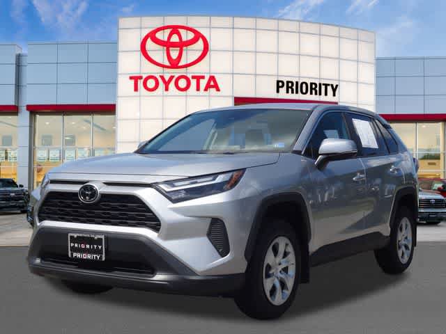 Used 2023 Toyota RAV4 LE AWD/4WD video 1