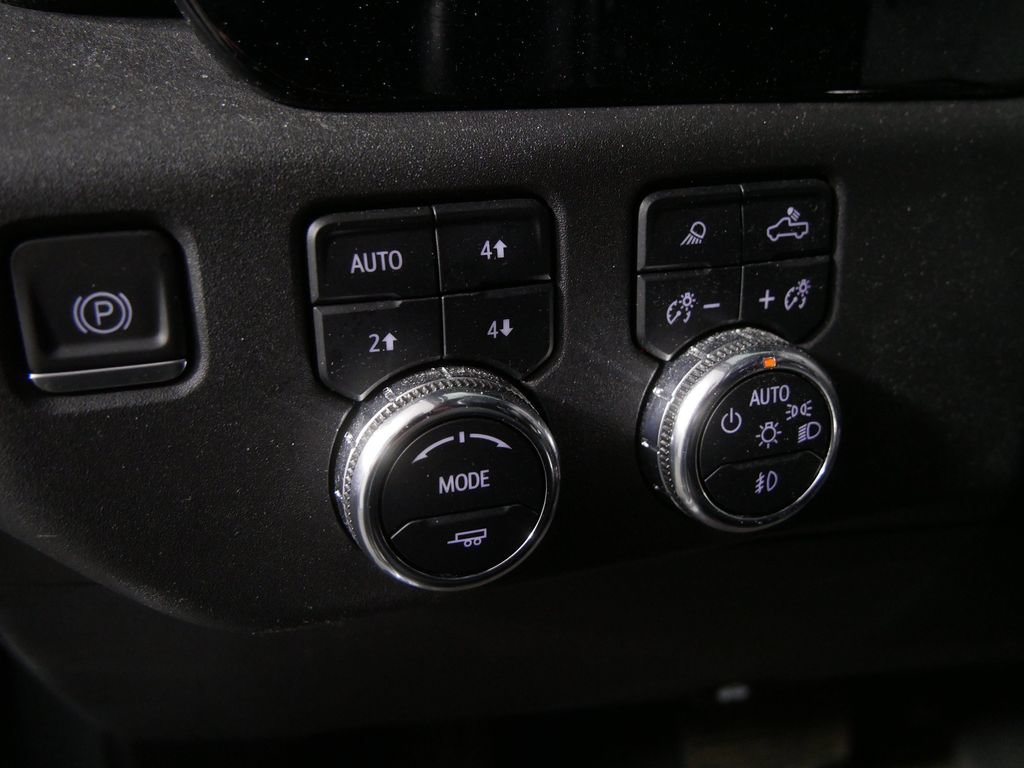 Used 2023 GMC Sierra 1500 SLT w/ SLT Premium Package AWD/4WD image 18