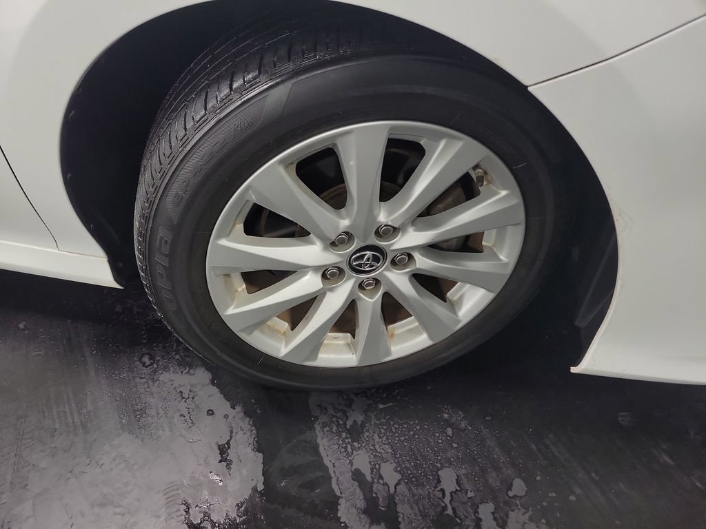 Used 2018 Toyota Camry LE FWD image 10