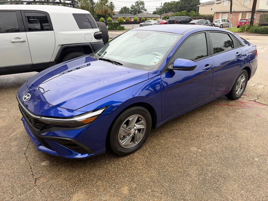 Used 2024 Hyundai Elantra SE