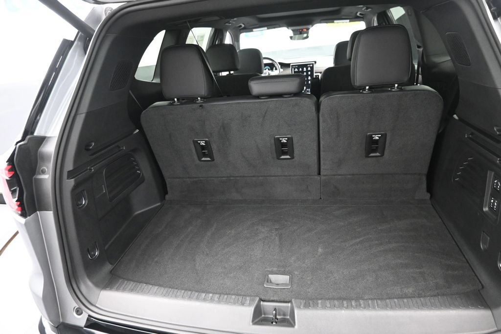 Used 2025 GMC Acadia Denali w/ Super Cruise Package AWD/4WD image 11