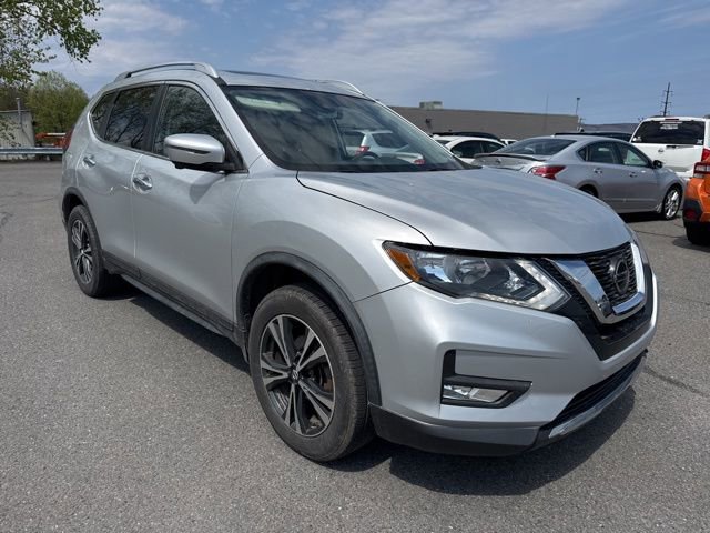 Used 2020 Nissan Rogue SV w/ Sun & Sound Touring Package AWD/4WD image 3