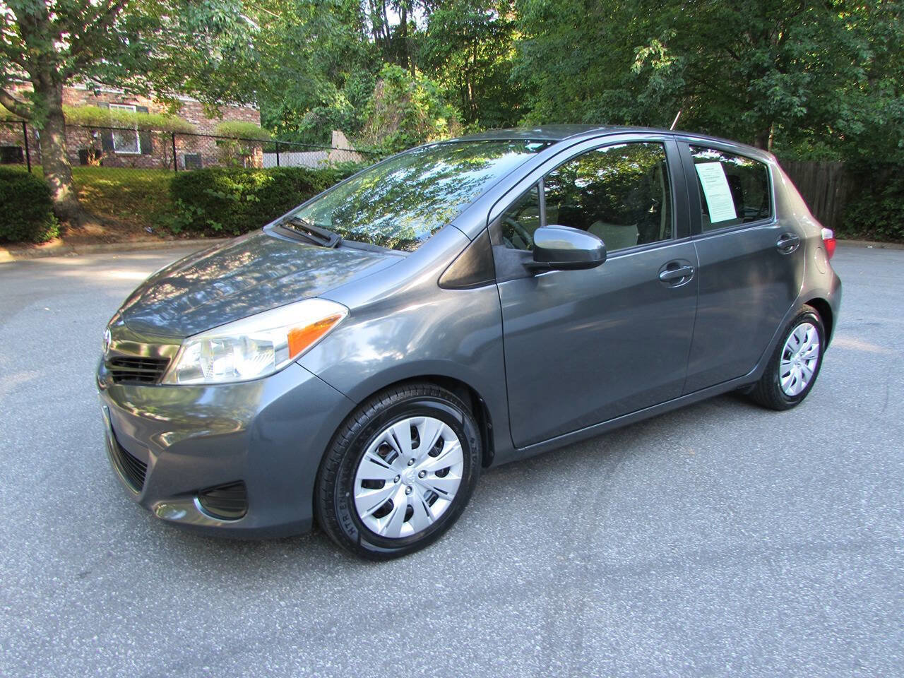 Used 2012 Toyota Yaris LE FWD image 2