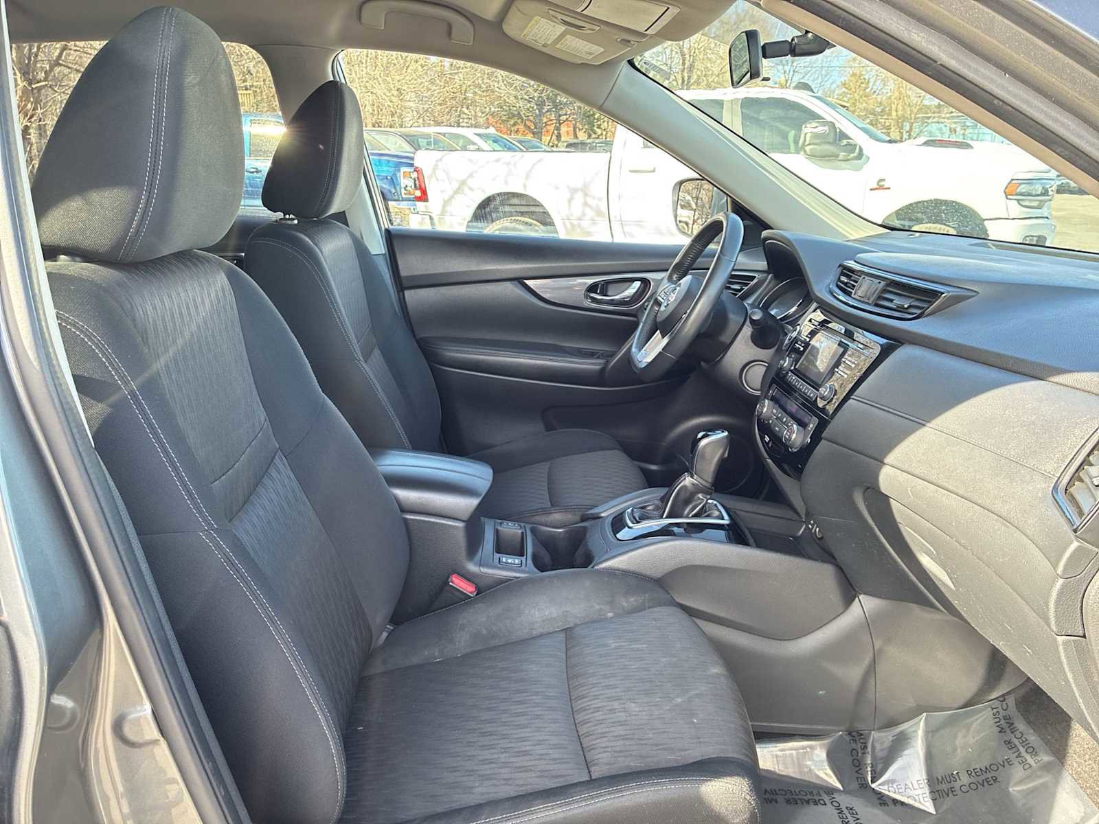 Used 2017 Nissan Rogue SV AWD/4WD image 24