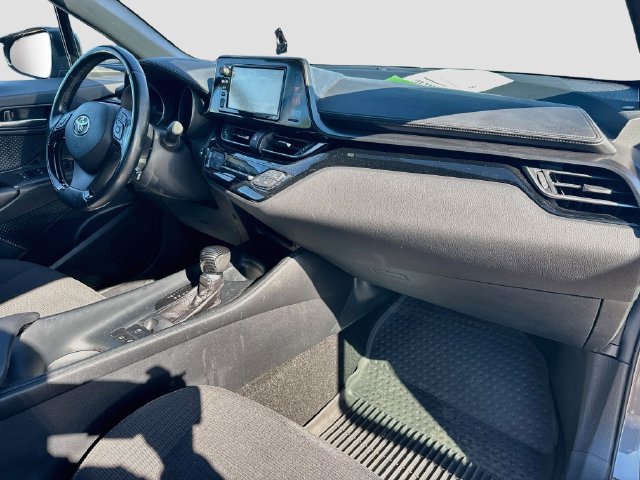 Used 2018 Toyota C-HR XLE FWD image 31
